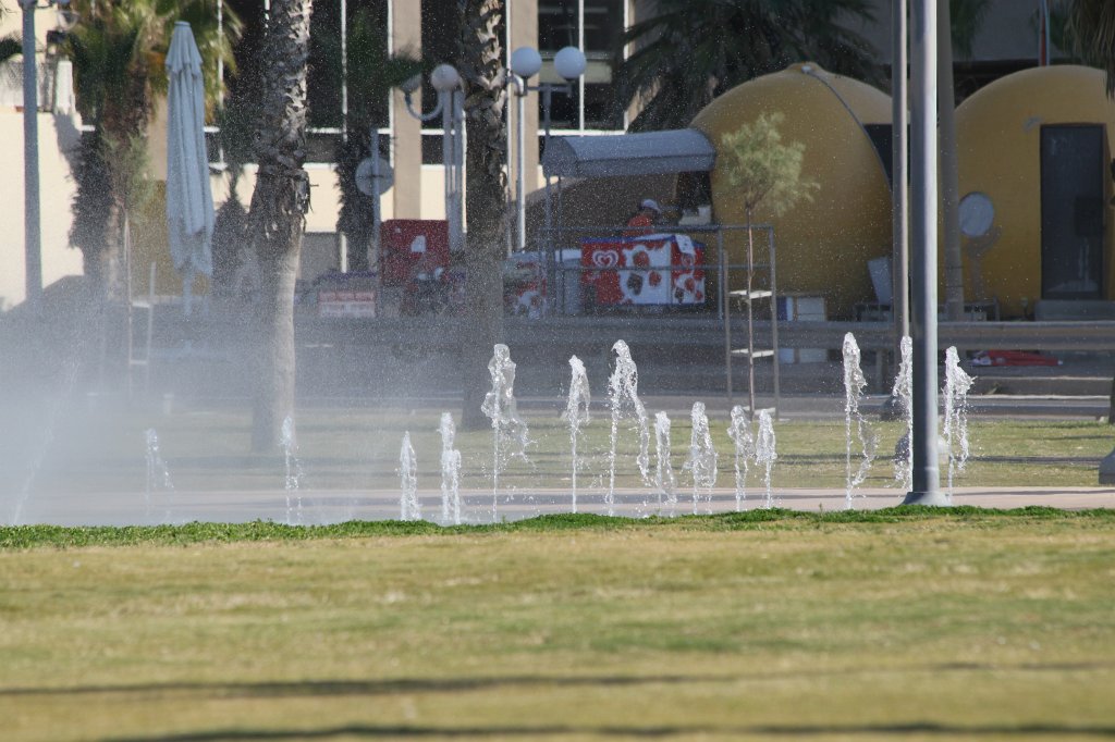 IMG_6343.JPG - Fountain in Charles Clore Park  http://en.wikipedia.org/wiki/Charles_Clore_Park 