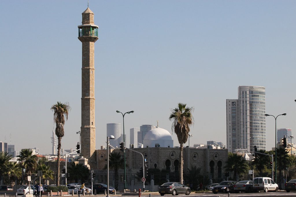 IMG_6351.JPG - Old and new towers in Tel Aviv