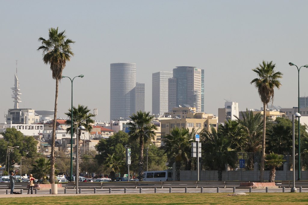 IMG_6353.JPG - Azrieli Center  http://en.wikipedia.org/wiki/Azrieli_Center 