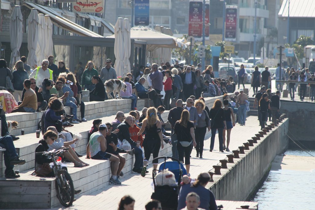 IMG_6400.JPG - Tel Aviv port  http://en.wikipedia.org/wiki/Tel_Aviv_Port 