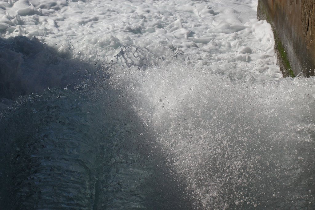 IMG_6413.JPG - Outfall at Reading Power Station  http://en.wikipedia.org/wiki/Reading_Power_Station 