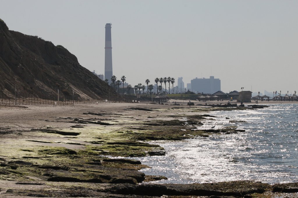 IMG_6447.JPG - View back to Tel Aviv along the shore