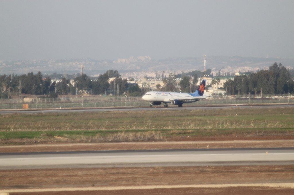 IMG_6499.JPG - Landing plane