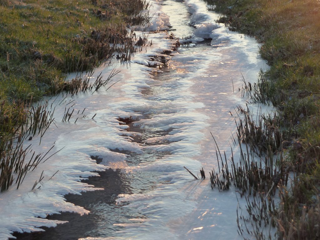 P1060039.JPG - Stream & Ice