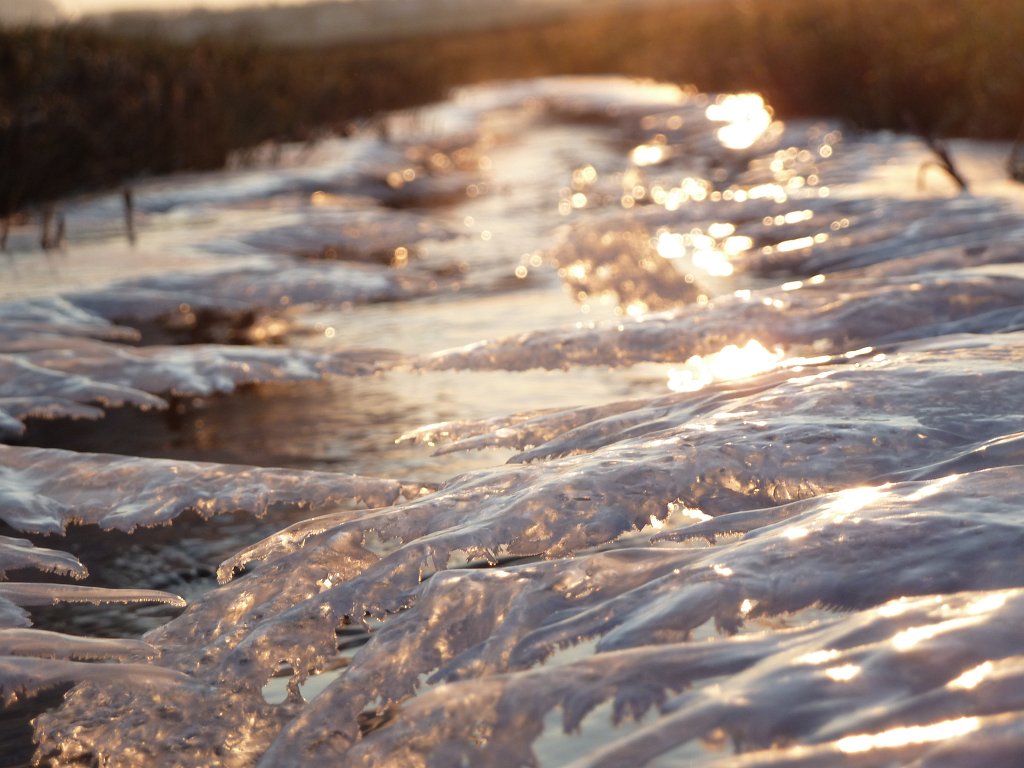 P1060043.JPG - Ice jags