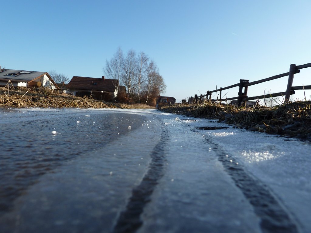 P1060407.JPG - Frozen puddle