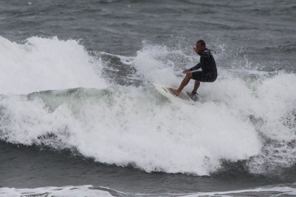 IMG_7043.JPG - Master of the waves