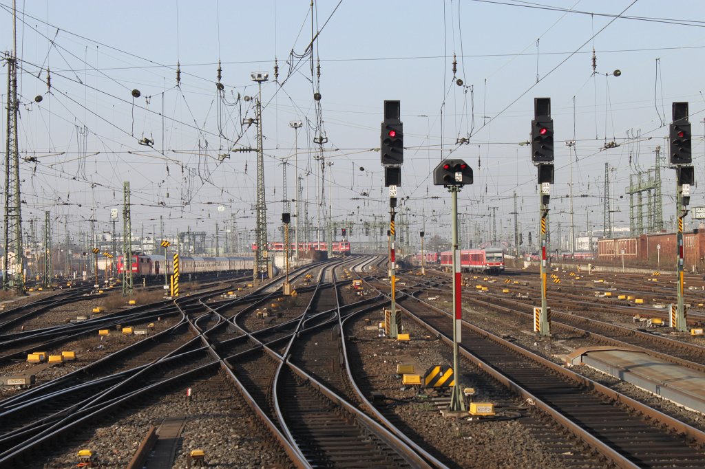 IMG_7335.JPG - Frankfurt Central Station  http://en.wikipedia.org/wiki/Frankfurt_Central_Station 
