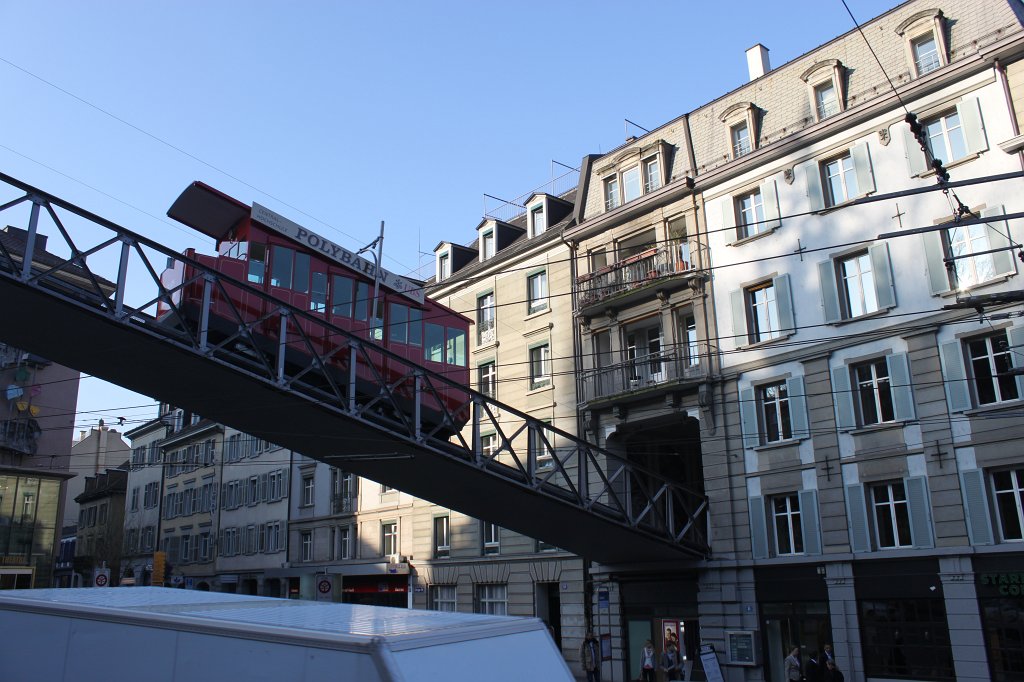 IMG_7428.JPG - Polybahn on bridge  http://en.wikipedia.org/wiki/Polybahn 