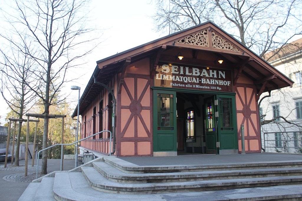 IMG_7440.JPG - Polybahn upper station  http://en.wikipedia.org/wiki/Polybahn 