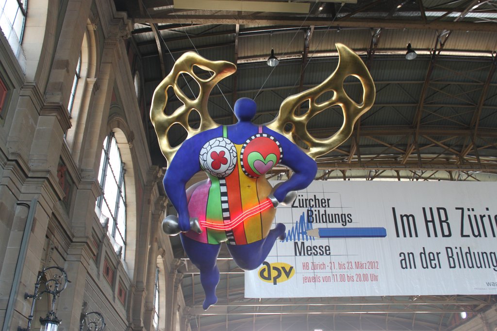 IMG_7450.JPG - ZÃ¼rich Central Station  http://en.wikipedia.org/wiki/Z%C3%BCrich_Hauptbahnhof 