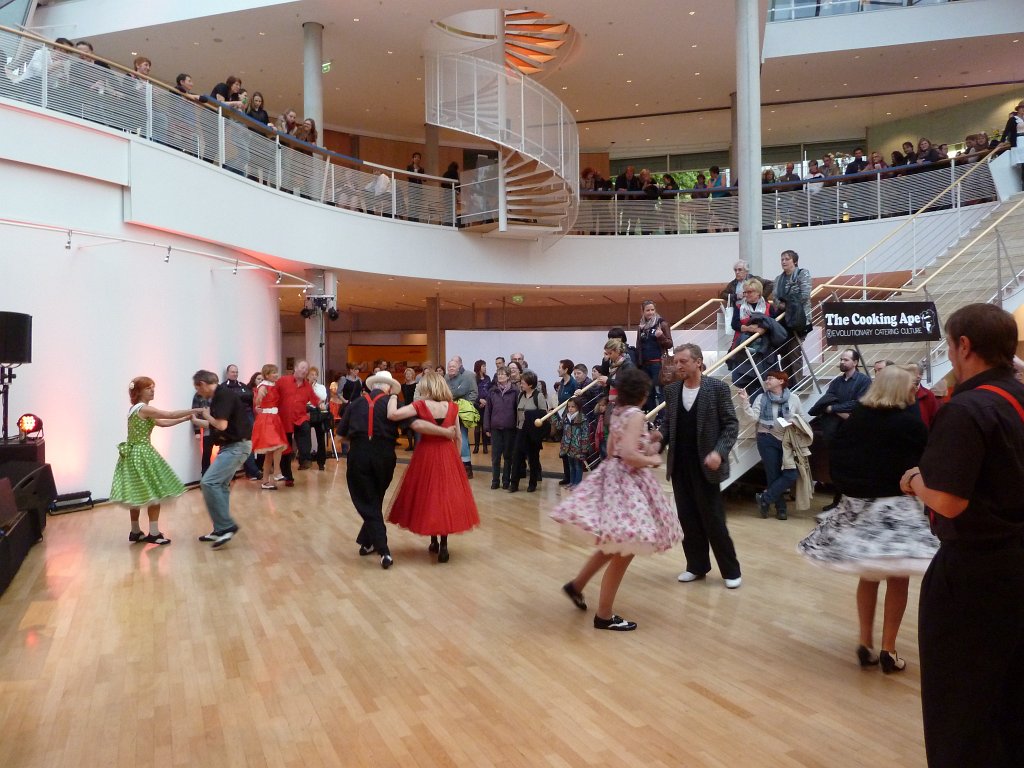 P1060700.JPG - Museum fÃ¼r Kommunikation  http://www.mfk-frankfurt.de/  - The Wonderfrolleins  http://www.thewonderfrolleins.de/ 