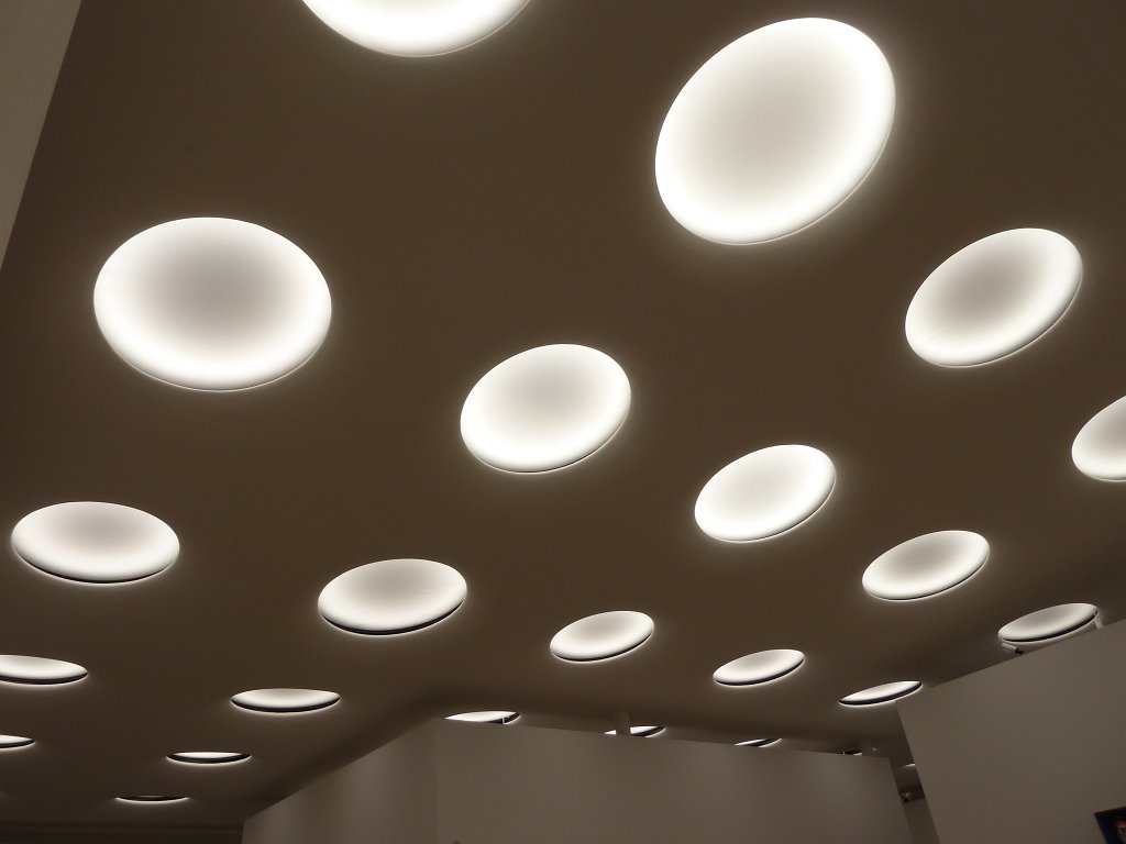 P1060749.JPG - StÃ¤delmuseum  http://www.staedelmuseum.de/  - Erweiterungsbau im Raumpatrouille Design  http://de.wikipedia.org/wiki/Raumpatrouille 