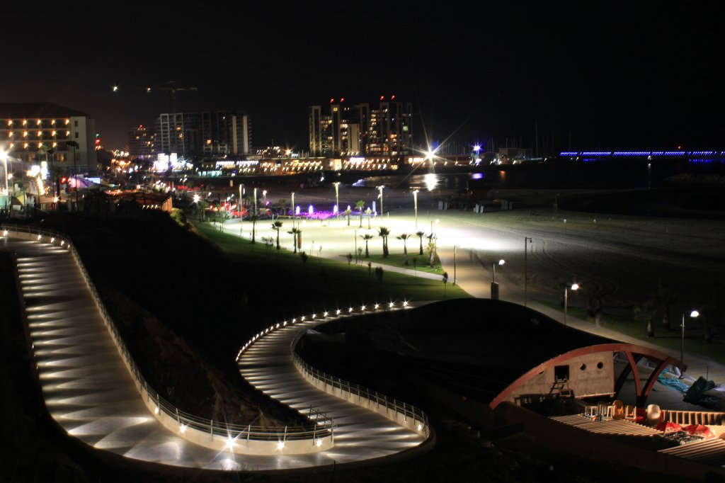 IMG_8728.JPG - Herzliya beach at night