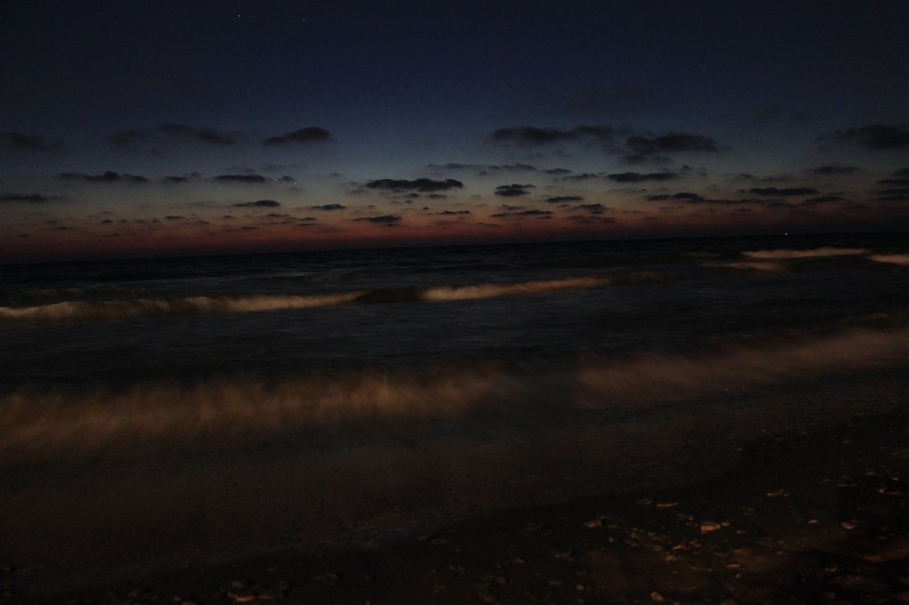 IMG_8746.JPG - Clouds & waves