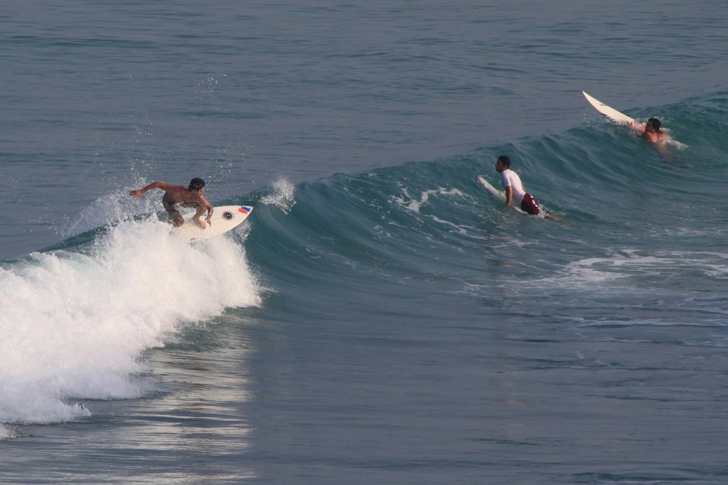 IMG_8999.JPG - Surfer