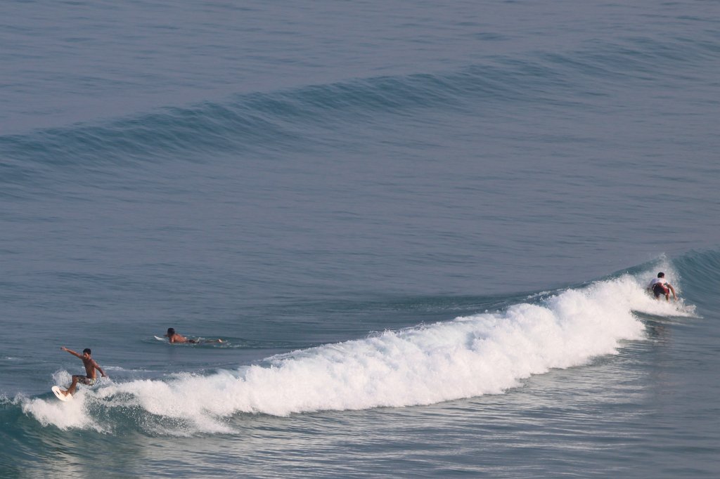 IMG_9011.JPG - Surfer