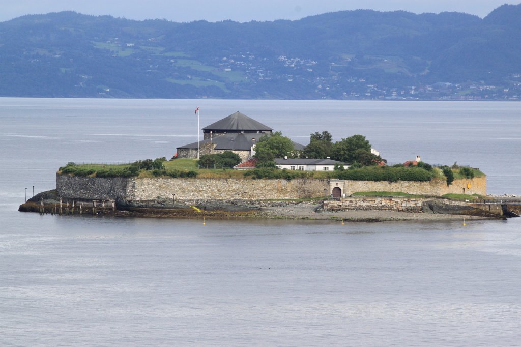 IMG_0140.JPG - Munkholmen  http://en.wikipedia.org/wiki/Munkholmen 