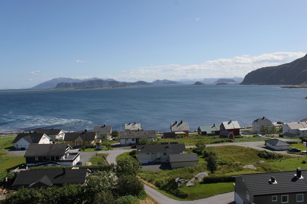 IMG_0375.JPG - Alnes  http://en.wikipedia.org/wiki/Alnes  and the Norwegian Sea