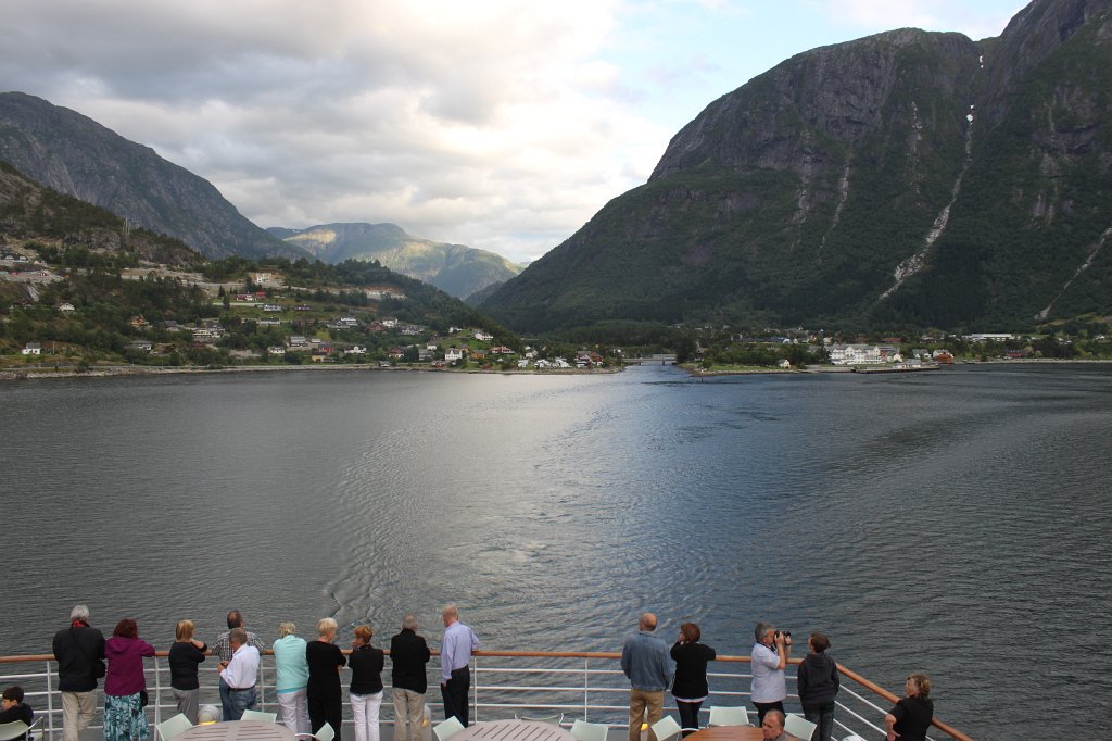 IMG_0575.JPG - Eidfjord  http://en.wikipedia.org/wiki/Eidfjord 