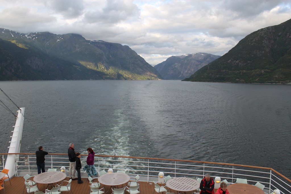 IMG_0577.JPG - Hardangerfjord  http://en.wikipedia.org/wiki/Hardangerfjord 