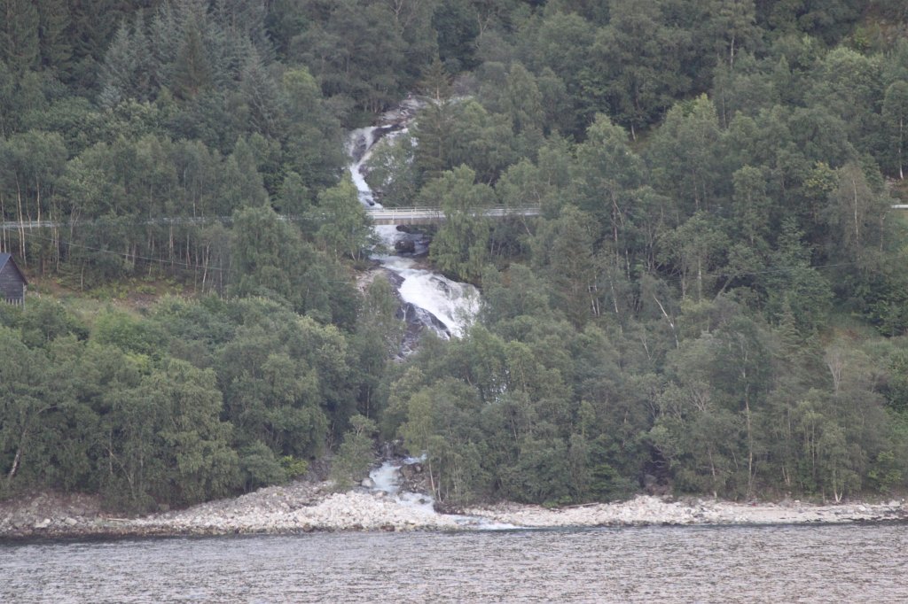 IMG_0599.JPG - Bridge & river