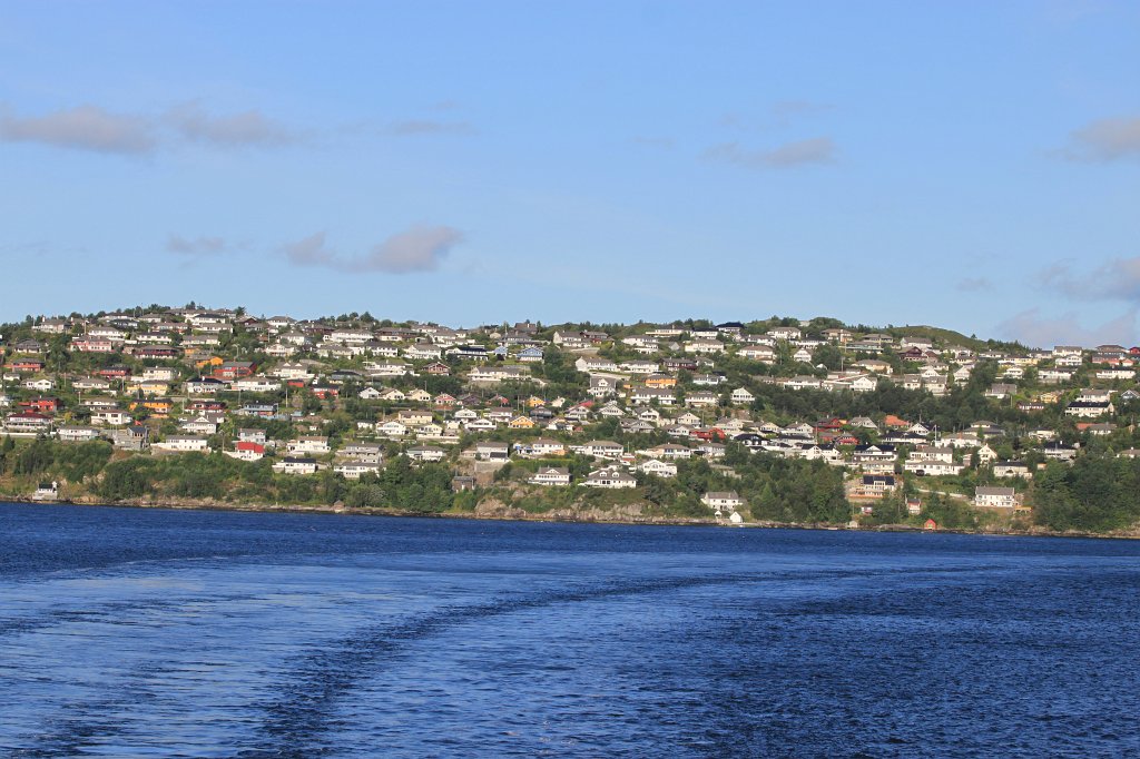 IMG_9593.JPG - Knarrevik  http://en.wikipedia.org/wiki/Knarrevik 