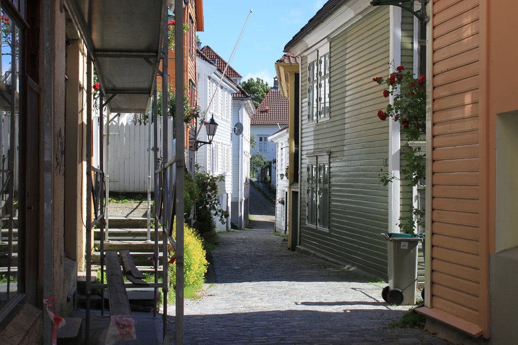 IMG_9801.JPG - Streets of Bergen  http://en.wikipedia.org/wiki/Bergen,_Norway 