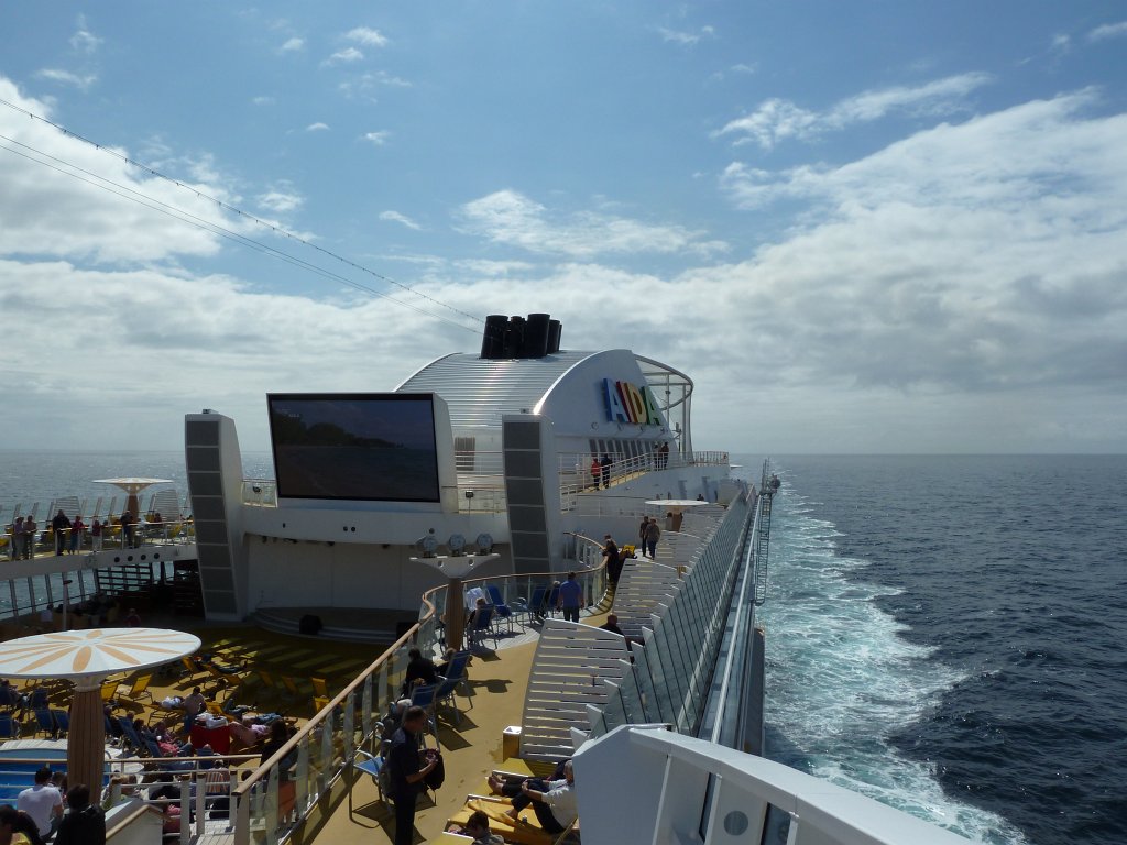 P1070715.JPG - Sailing to Norway in the sun