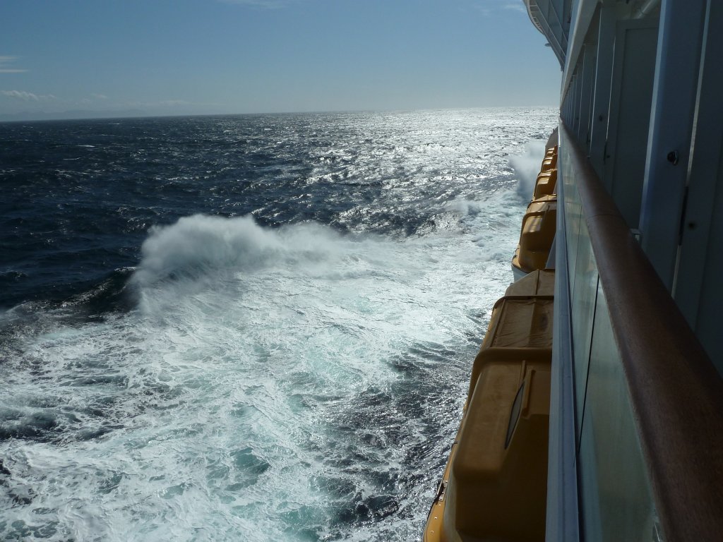 P1080396.JPG - Rough sea