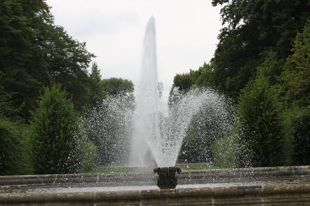 IMG_0817.JPG - Small and big fountains