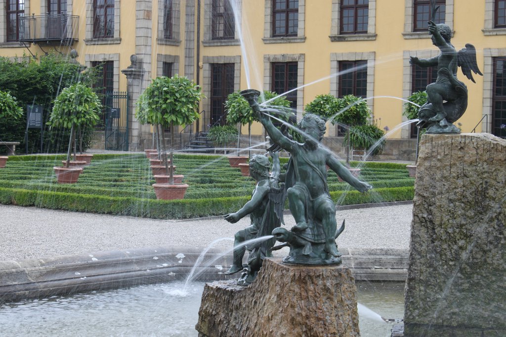 IMG_0874.JPG - Neptune Fountain