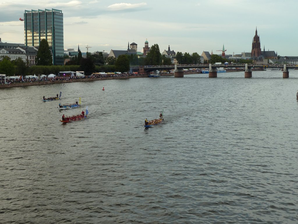 P1080866.JPG - Dragon boat race final  http://en.wikipedia.org/wiki/Dragon_boat 