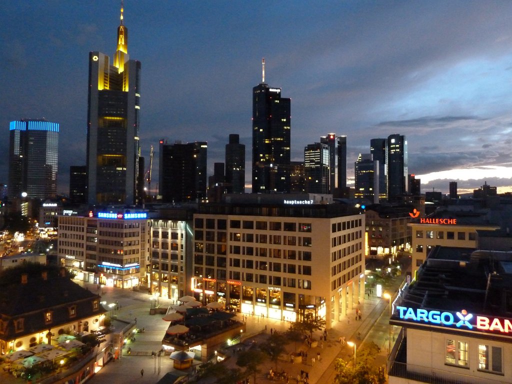 P1080905.JPG - Hauptwache  http://en.wikipedia.org/wiki/Hauptwache_(Frankfurt_am_Main) 