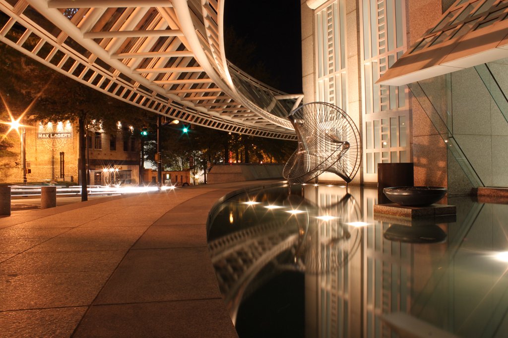 IMG_2059.JPG - SunTrust Plaza at night  http://en.wikipedia.org/wiki/SunTrust_Plaza 