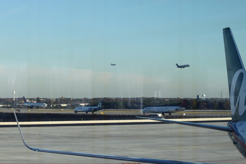 IMG_2302.JPG - Hartsfield-Jackson Atlanta International Airport  http://en.wikipedia.org/wiki/Hartsfield%E2%80%93Jackson_Atlanta_International_Airport 