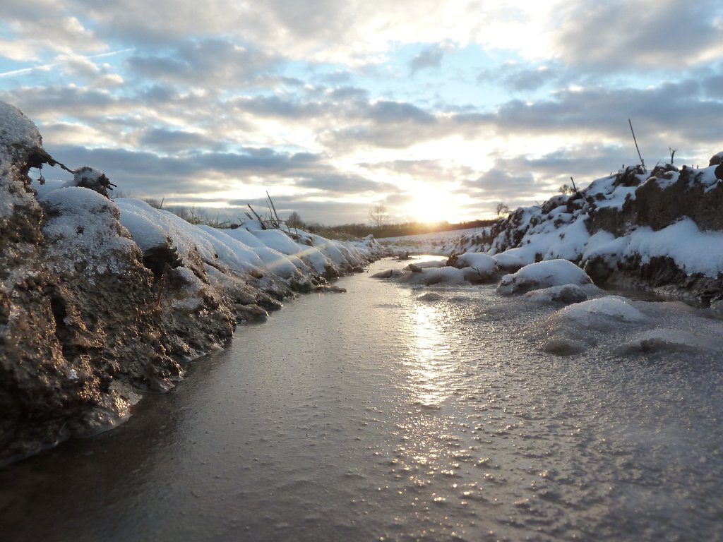 P1090320.JPG - Ice & snow