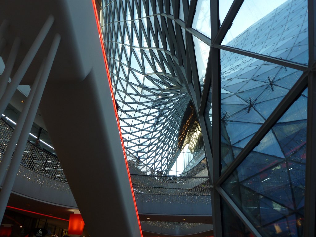 P1090348.JPG - MyZeil Shopping Center  http://en.wikipedia.org/wiki/MyZeil 