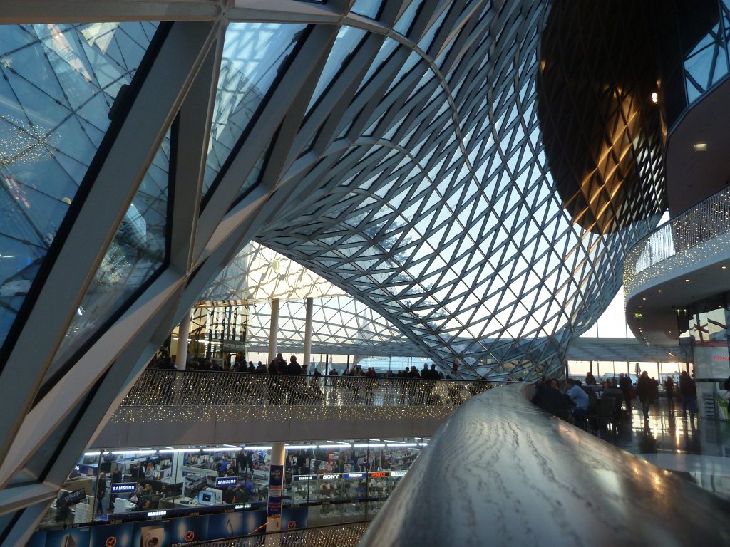 P1090362.JPG - MyZeil Shopping Center  http://en.wikipedia.org/wiki/MyZeil 