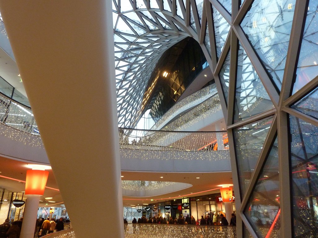 P1090369.JPG - MyZeil Shopping Center  http://en.wikipedia.org/wiki/MyZeil 