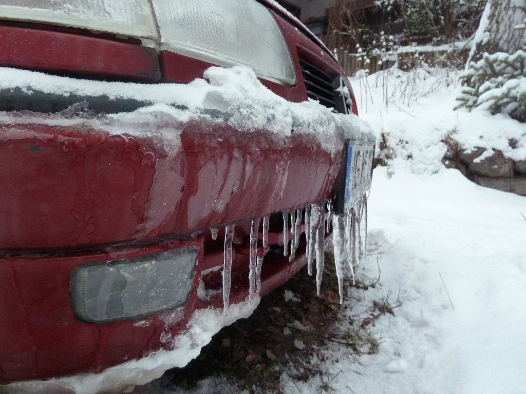 P1090437.JPG - Icicles at car
