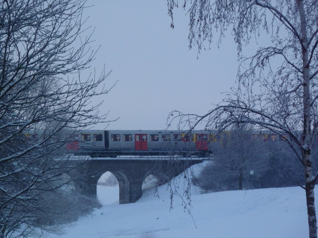 P1090456.JPG - Taunus Railway  http://en.wikipedia.org/wiki/Taunus_Railway_(High_Taunus)  crossing viaduct  http://en.wikipedia.org/wiki/Viaduct 