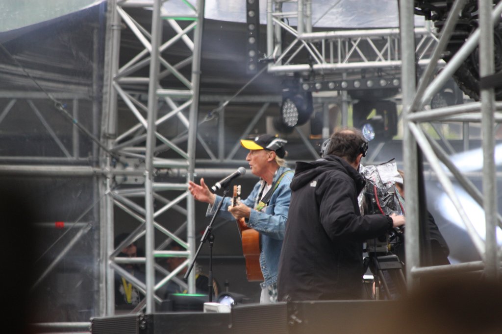IMG_4558.JPG -  Otto  on stage at the  Wolkenkratzer Festival  2013. Here he performed his party hit "Wir Haben Grund Zum Feiern" where he lists a lot of alcoholicas "Faber Krönung, Deinhard Lila, Grappa, Calvados, Tequila, Asbach Uralt, Spätburgunder, Wermut und Pernod, Williams-Birne, Dujardin, Hennessy, Remy Martin, Fernet-Branca, Underberg, Portwein und Bordeaux, Johnnie Walker, Jägermeister, Amaretto, Kellergeister, Scharlachberg und Doppelkorn", but he also sings about the result of drinking such things.