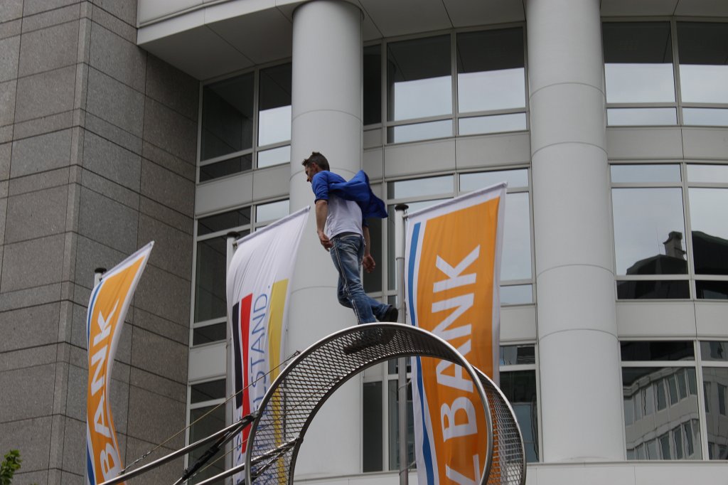 IMG_4564.JPG - Artistry in the sky during the  Wolkenkratzer Festival  2013