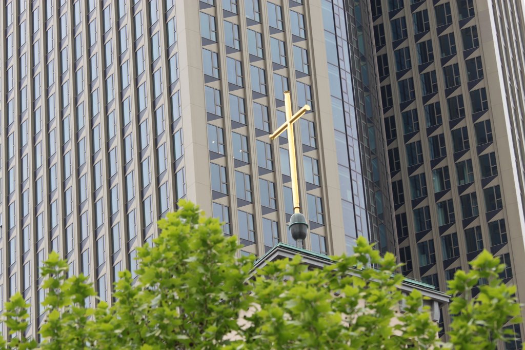 IMG_4589.JPG - Cross at top of the  Matthäuskirche  tower in front of the  Tower 185 skyscraper  at the  Wolkenkratzer Festival  2013
