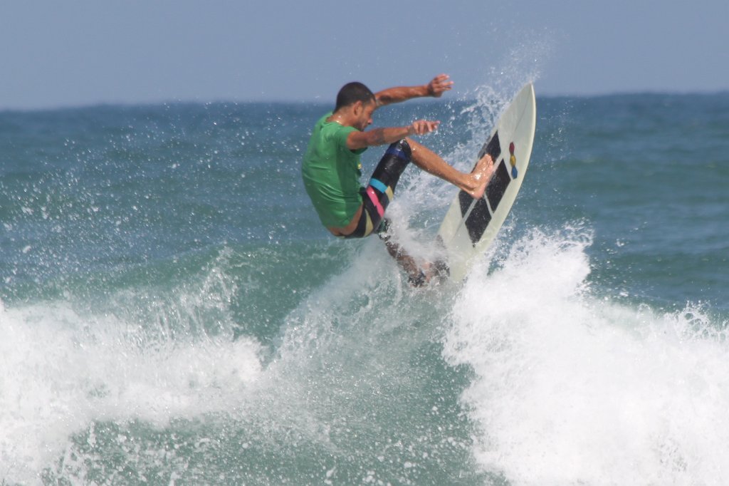 IMG_5200.JPG - Sun, waves and fun on the board