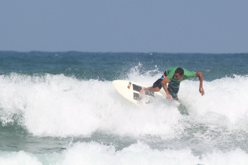 IMG_5207.JPG - Sun, waves and fun on the board