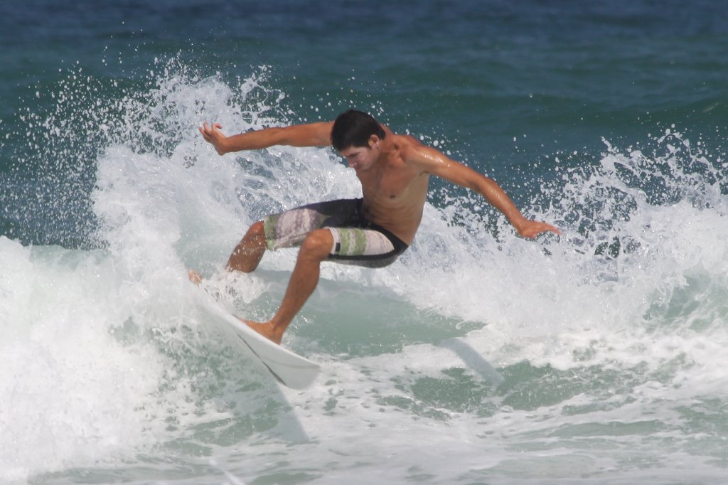 IMG_5216.JPG - Sun, waves and fun on the board