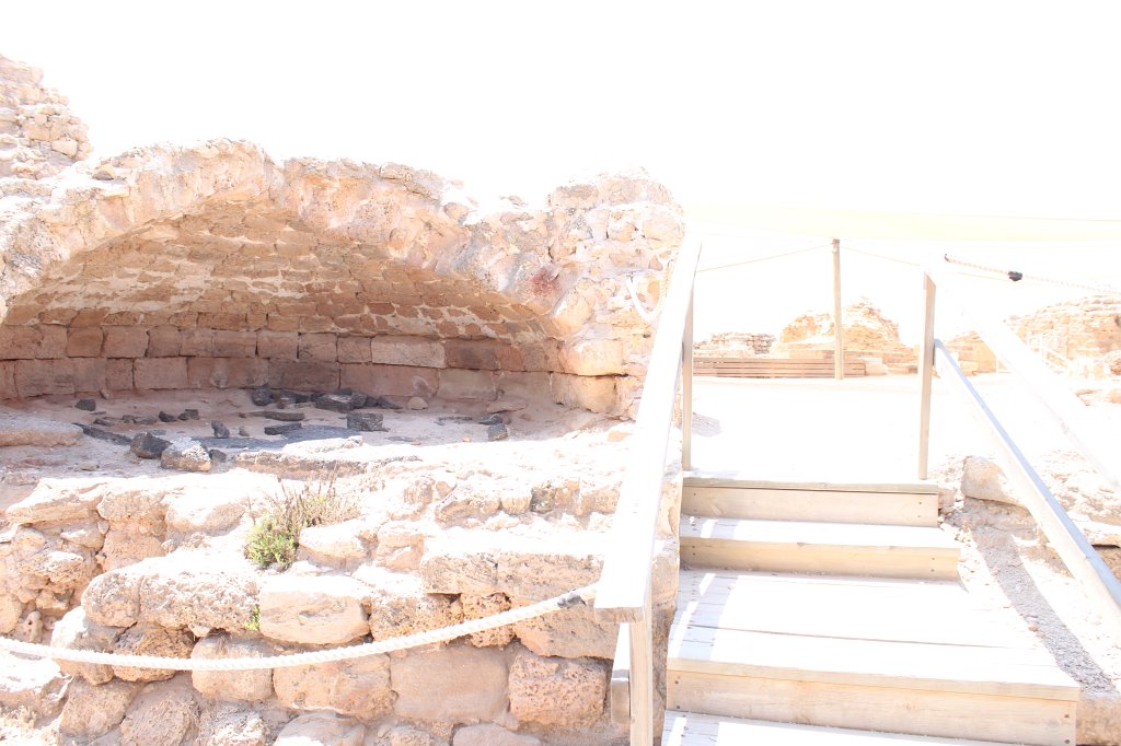 IMG_5308.JPG - Lime Kiln in ancient town of  Arsuf 