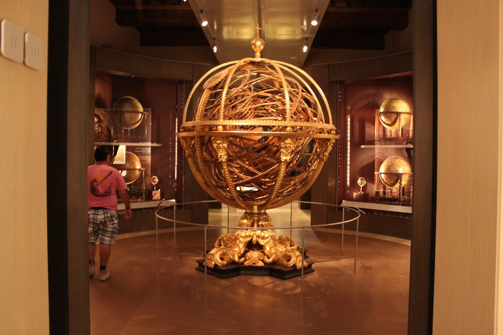 IMG_5884.JPG -  Sphère armillaire   d 'Antonio Santucci  (1585) in the  Museo Galileo 